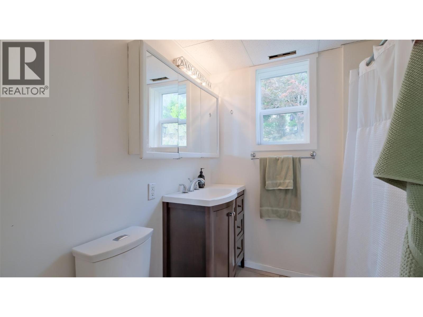  1556 Blackwood Drive, West Kelowna
