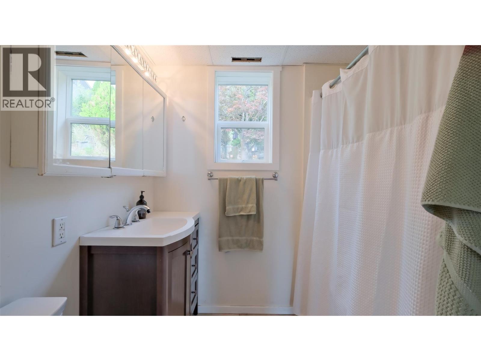  1556 Blackwood Drive, West Kelowna