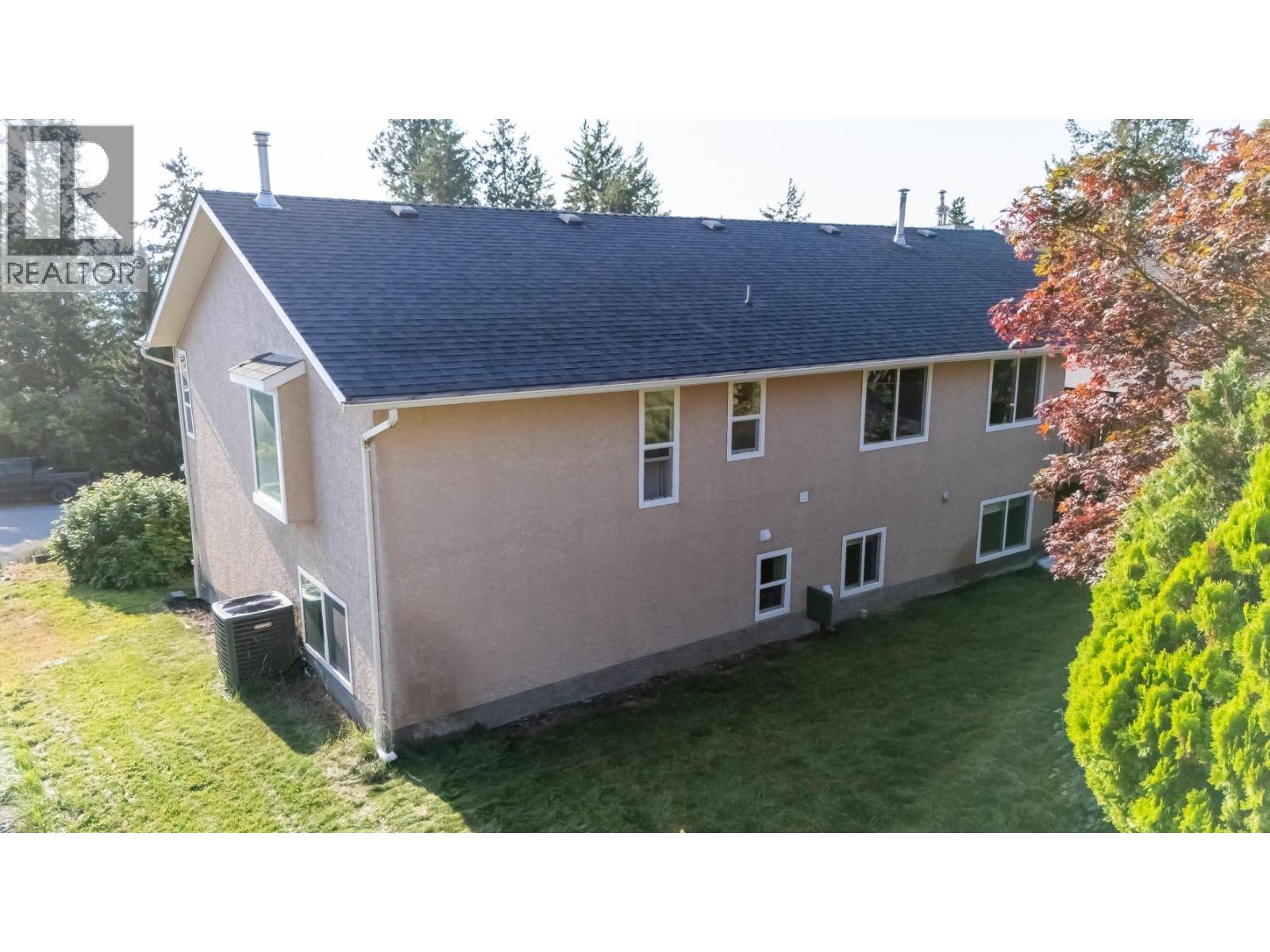  1556 Blackwood Drive, West Kelowna