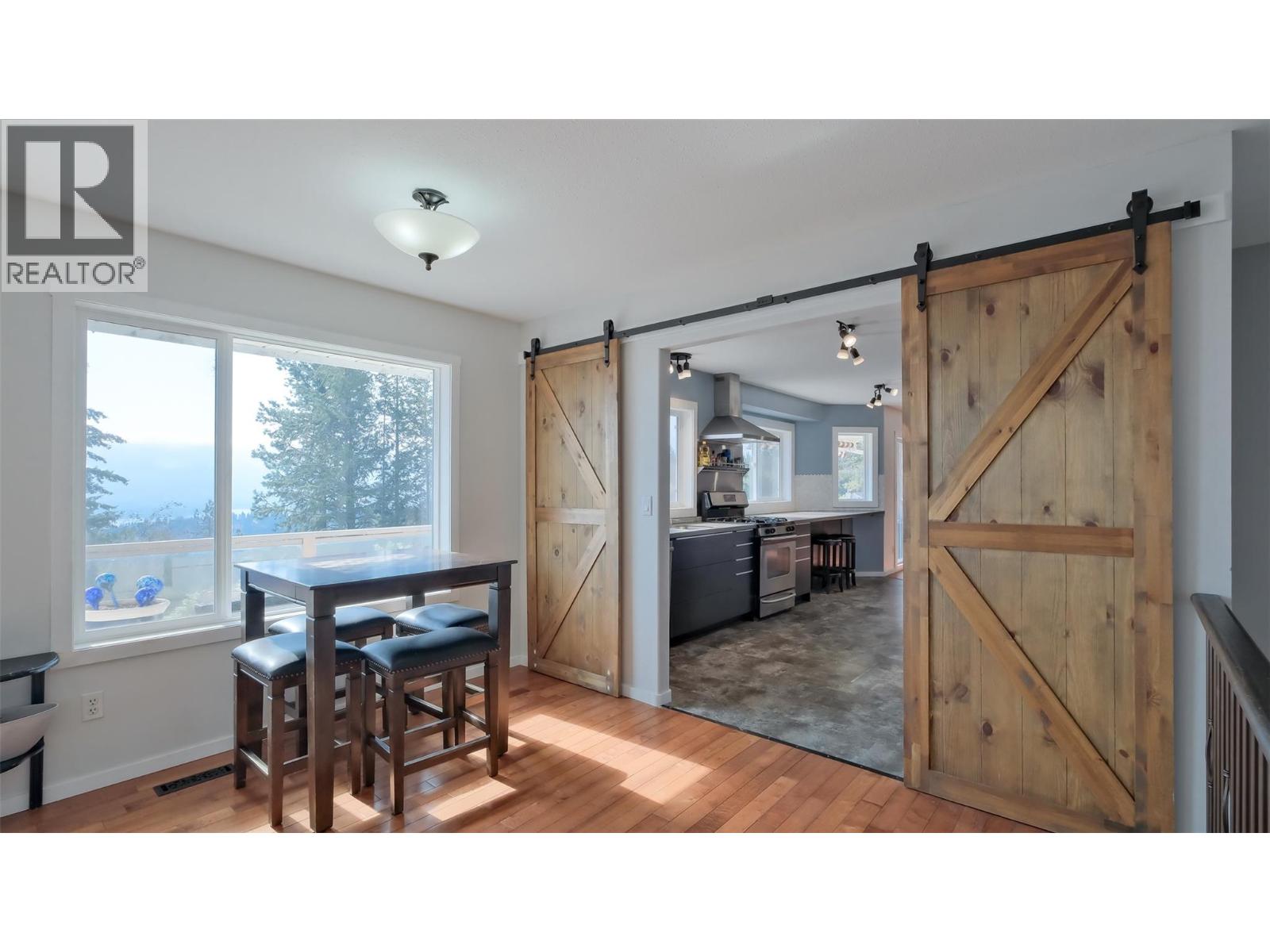  1556 Blackwood Drive, West Kelowna