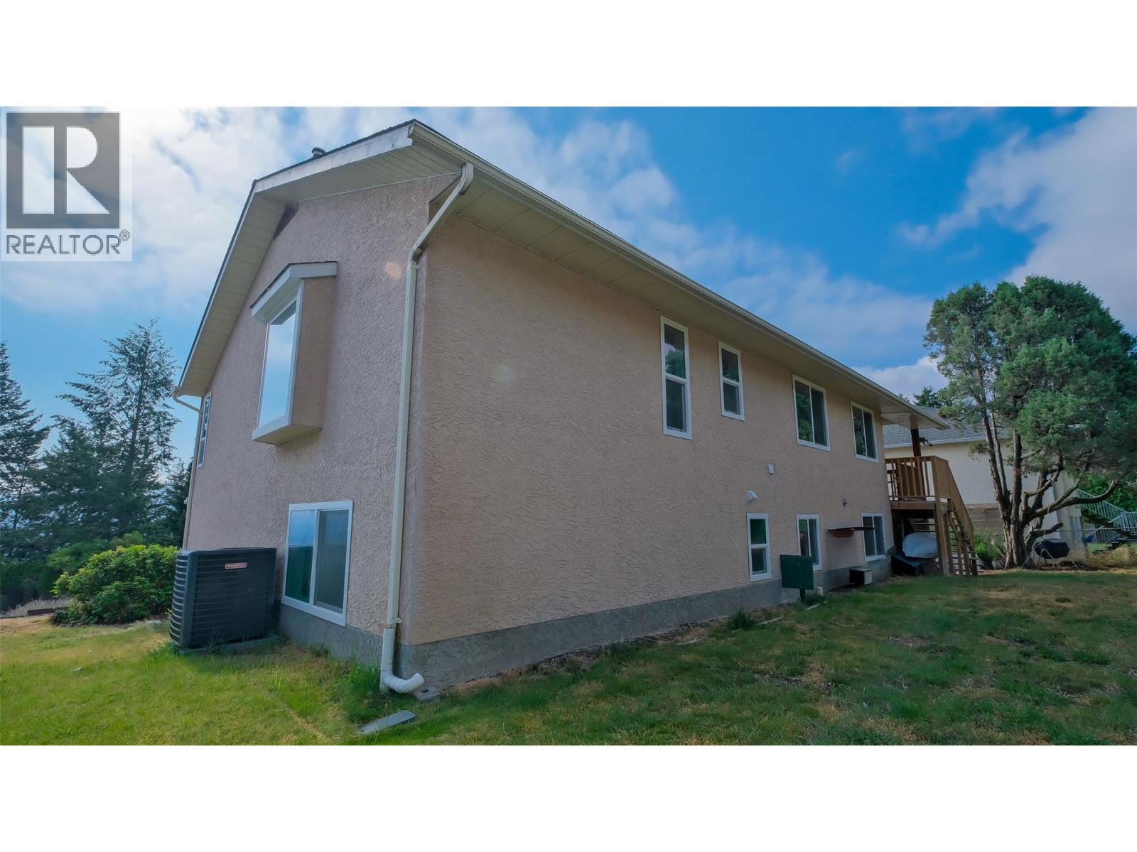  1556 Blackwood Drive, West Kelowna