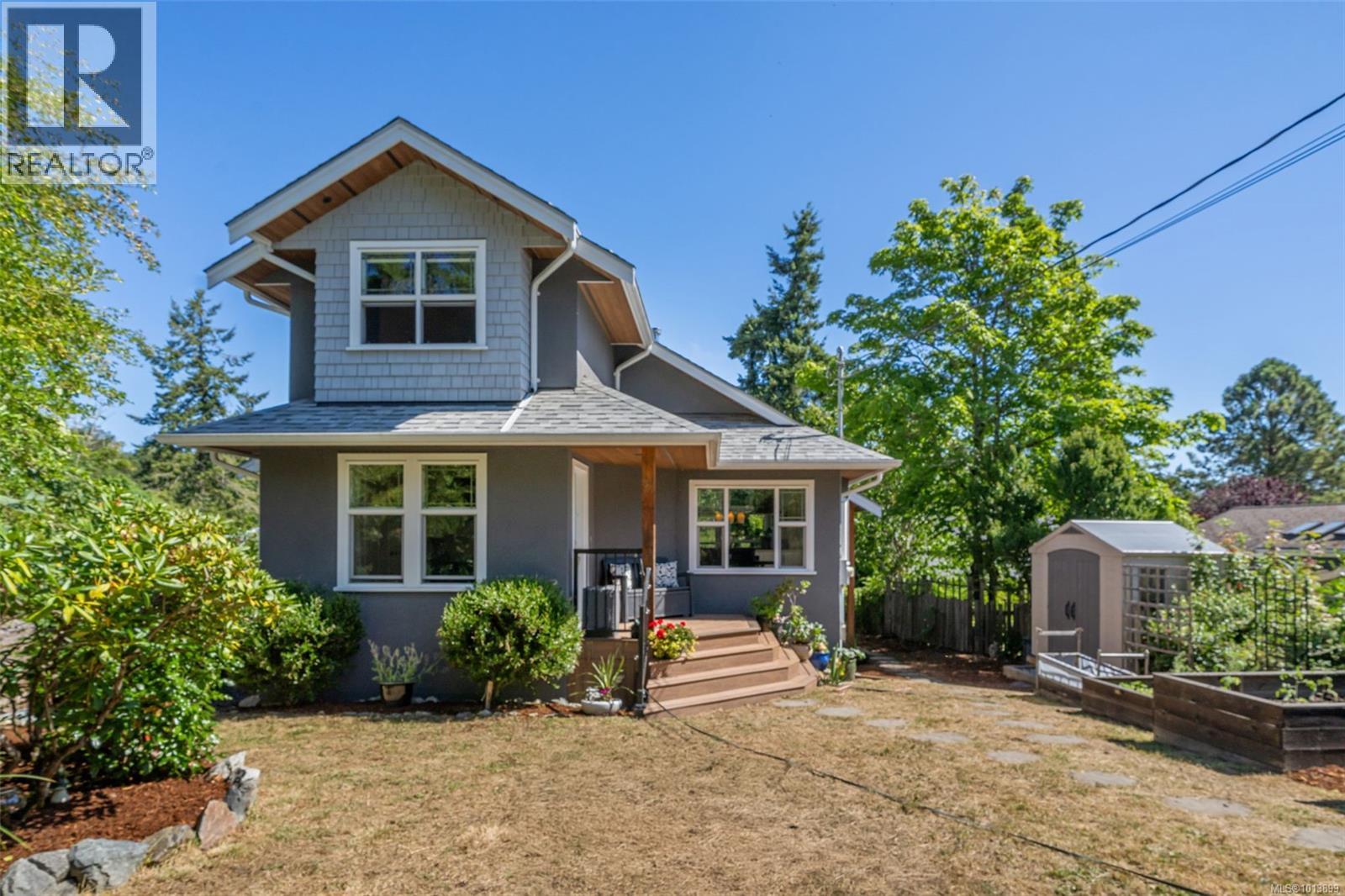 920 Arundel Dr, Saanich