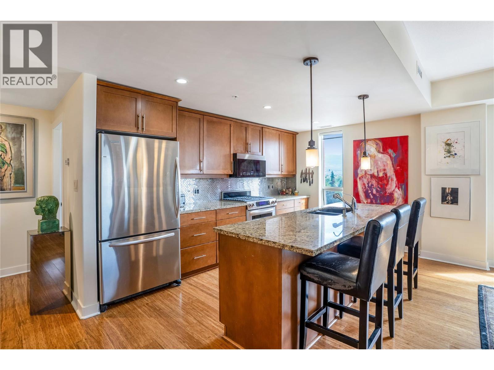 712 1160 Bernard Avenue, Kelowna