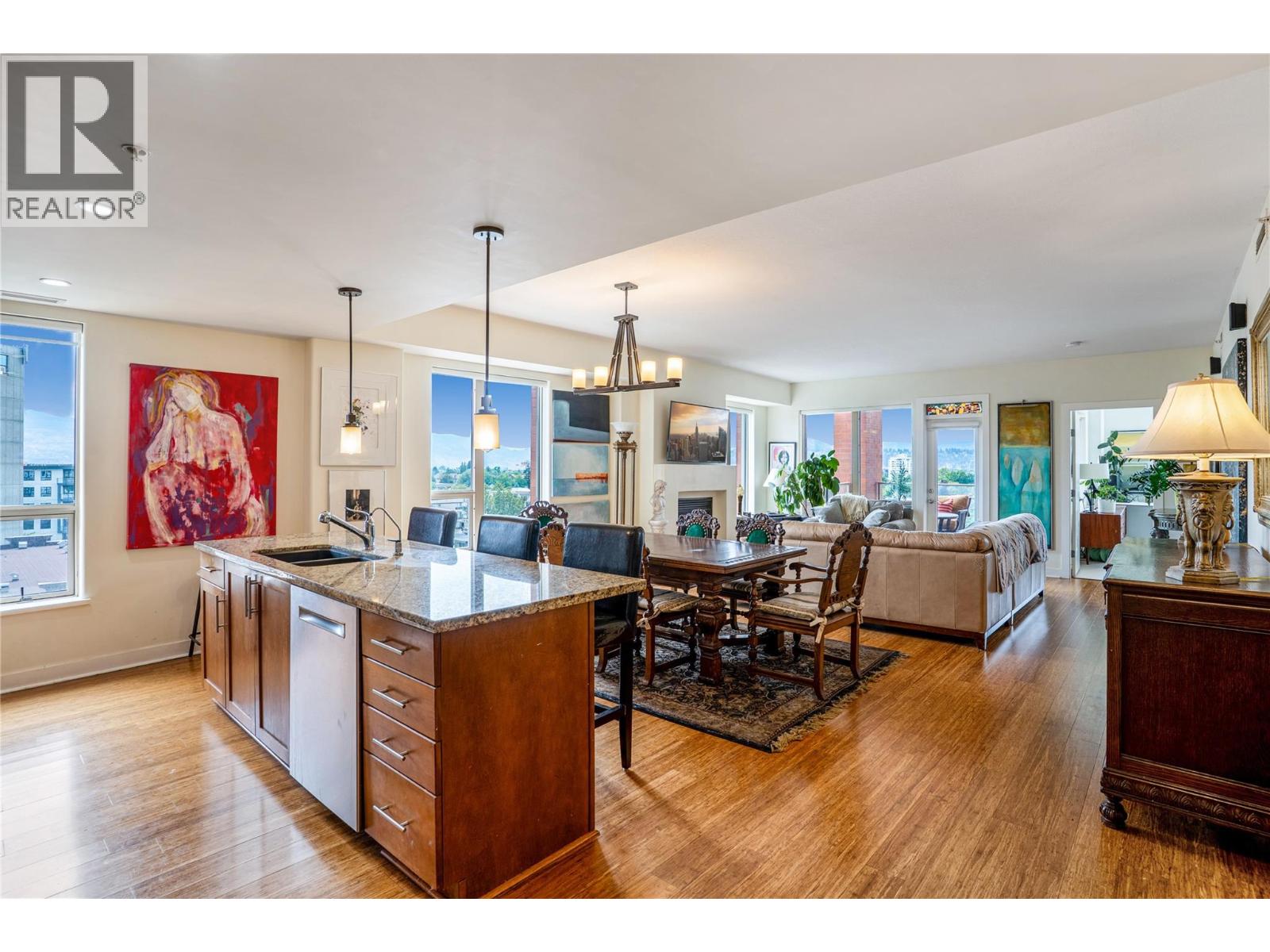 712 1160 Bernard Avenue, Kelowna