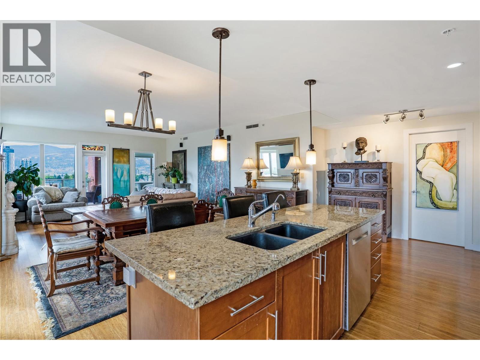 712 1160 Bernard Avenue, Kelowna