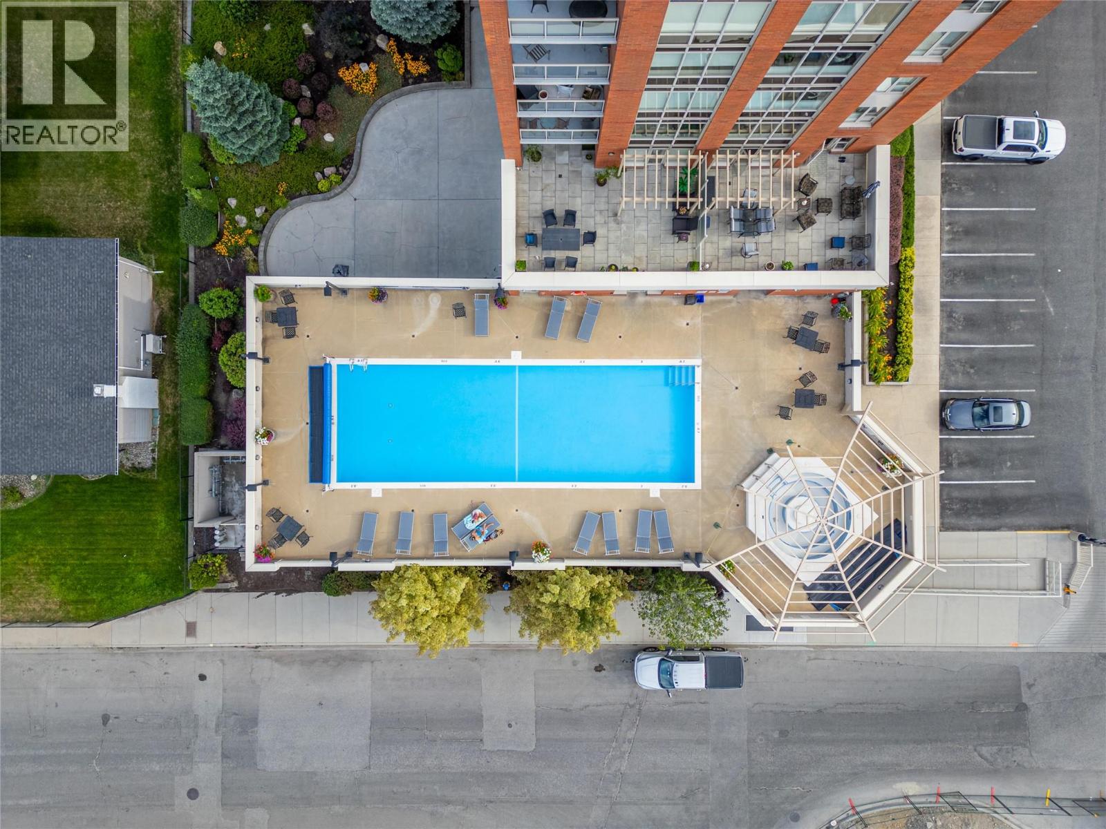 712 1160 Bernard Avenue, Kelowna