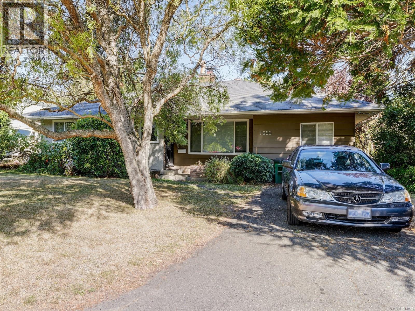  1660 Elm Street, Saanich