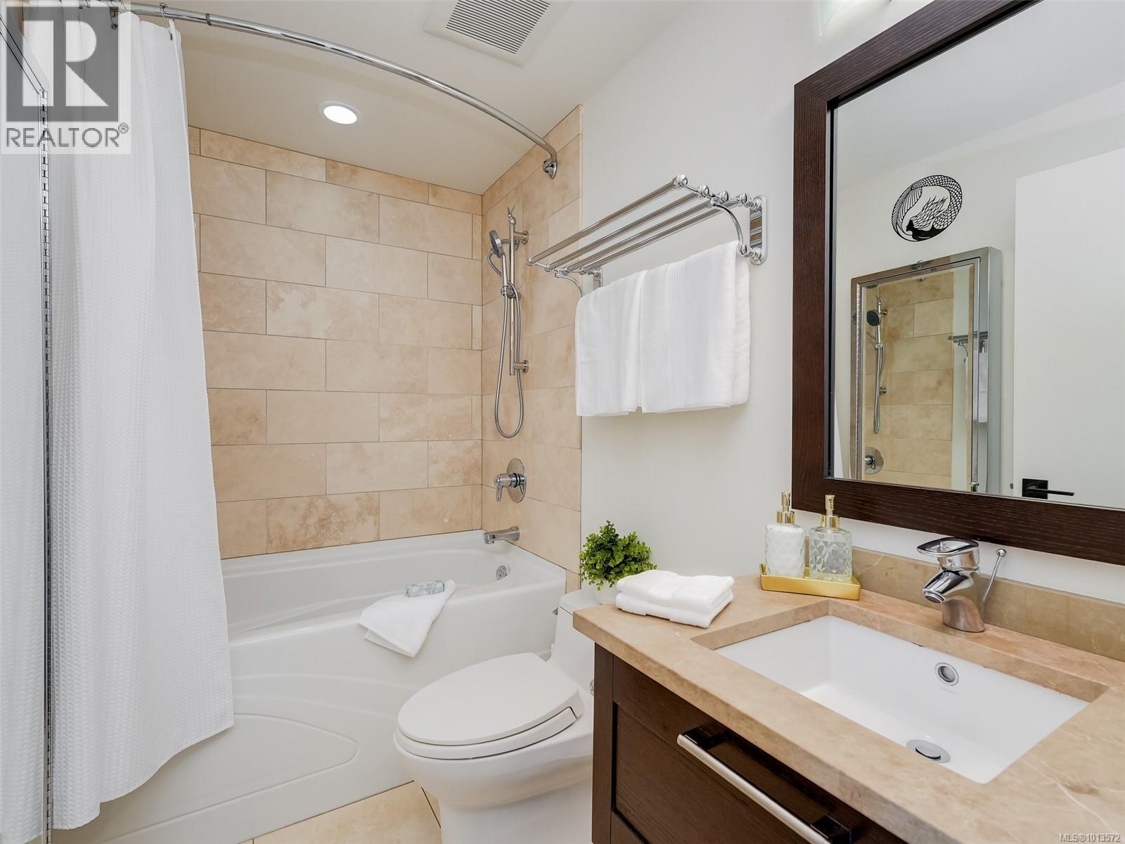 N608 737 Humboldt Street, Victoria