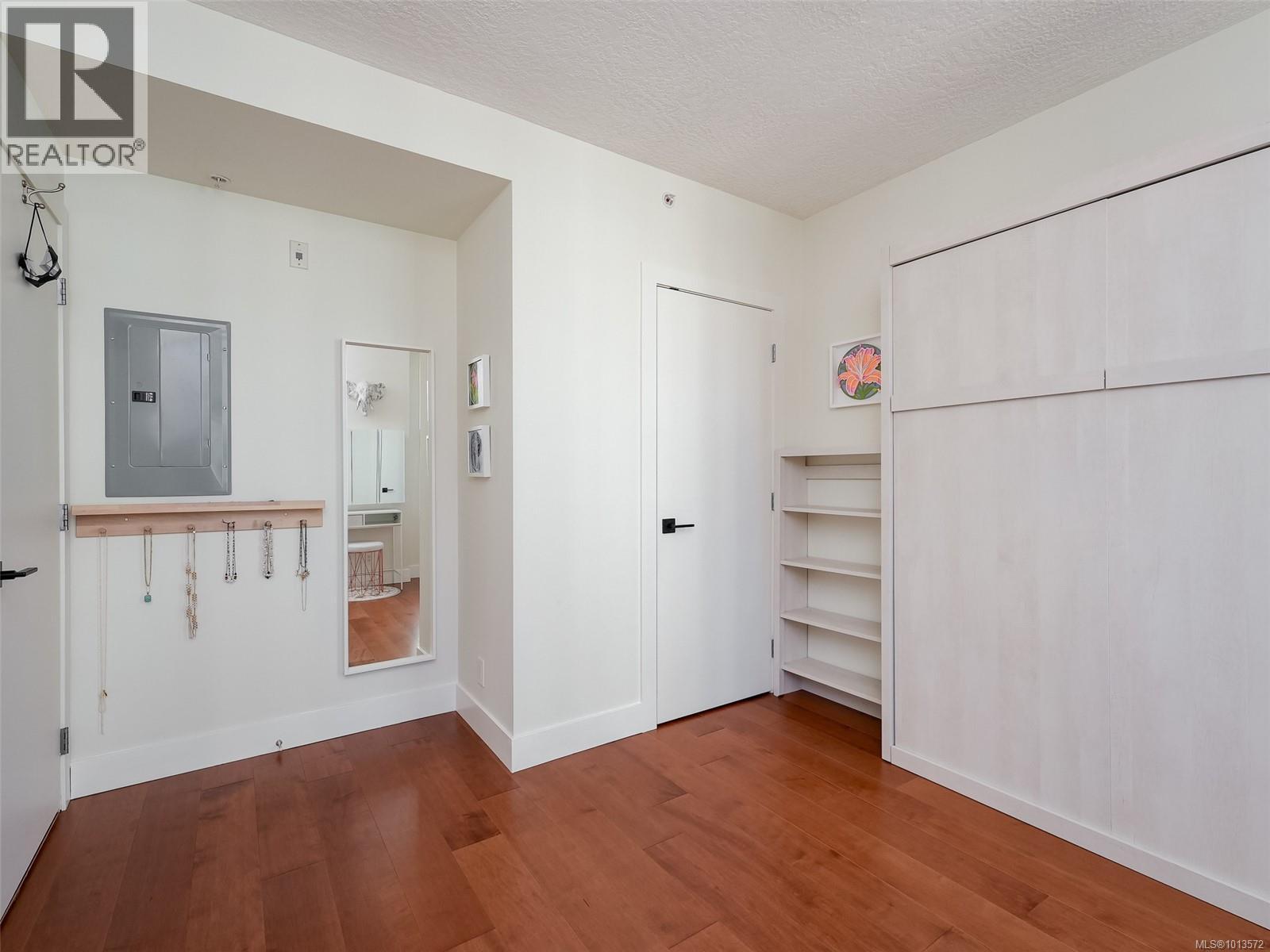 N608 737 Humboldt Street, Victoria