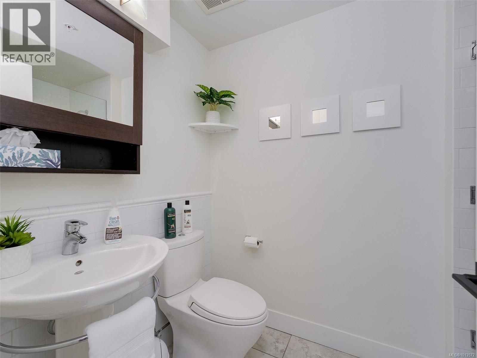 N608 737 Humboldt Street, Victoria