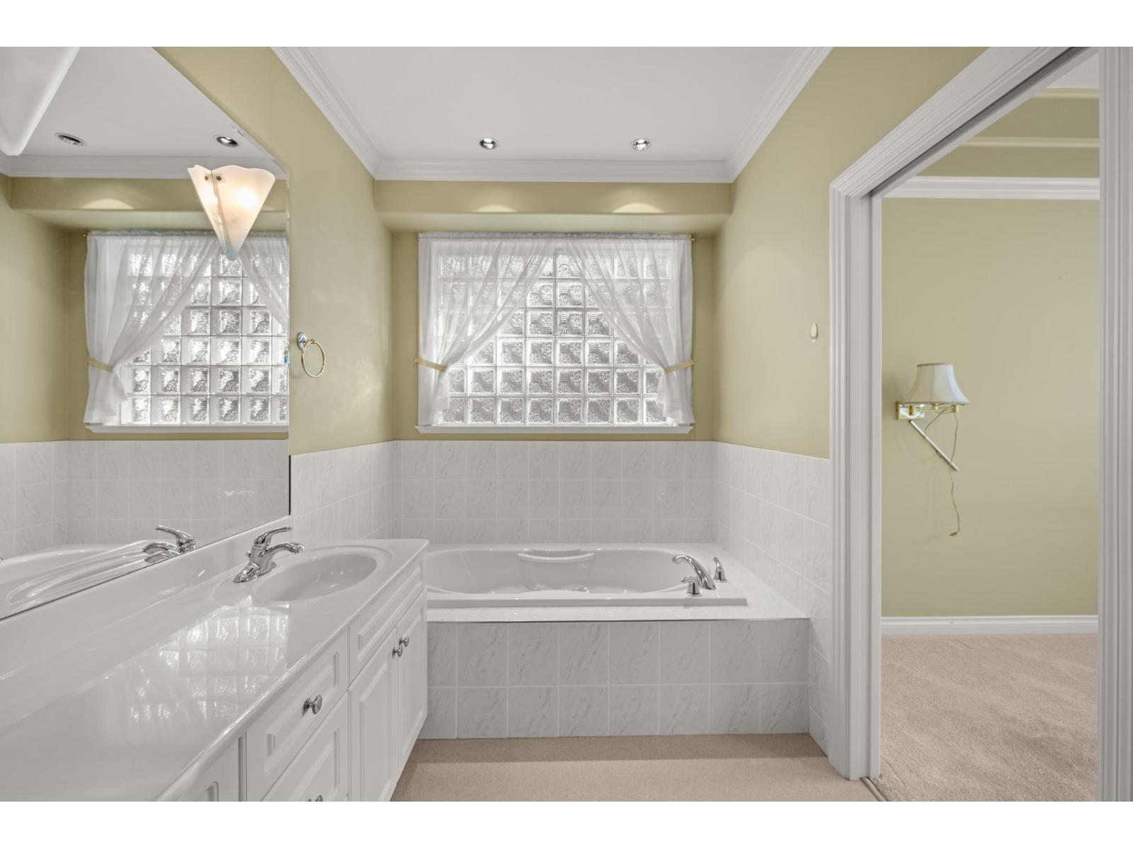 21061 44A AVENUE, Langley