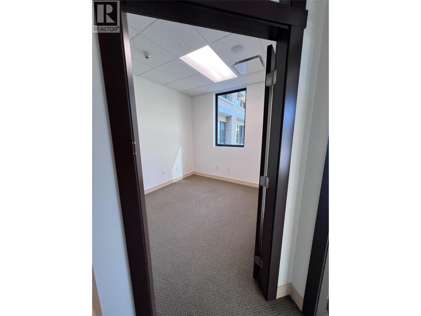 205 1180 Sunset Drive, Kelowna