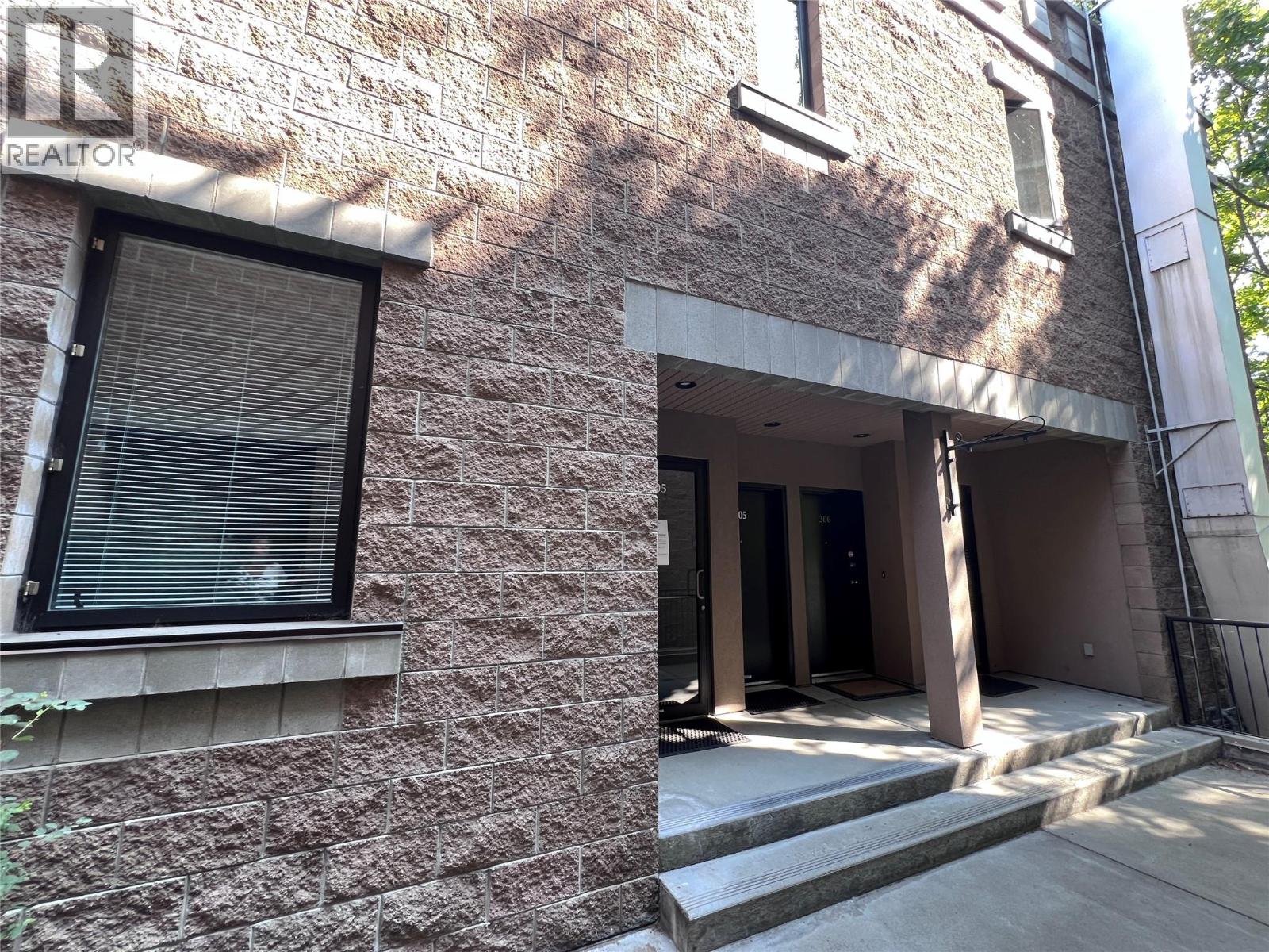 205 1180 Sunset Drive, Kelowna