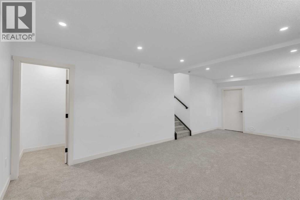 Single Family House 4 Level for Sale in  Macewan Meadow Way NW MacEwan Glen Calgary 
