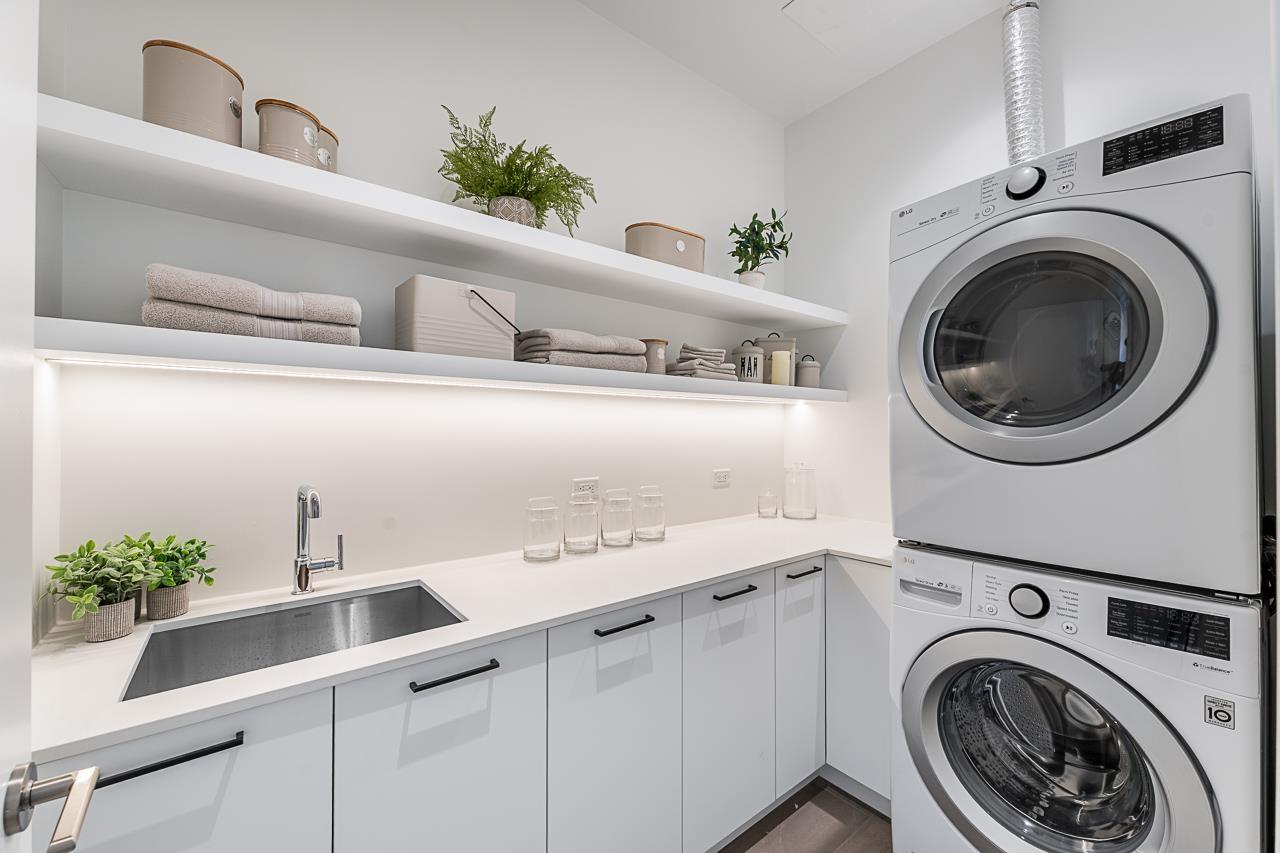 PH 2 1501 FOSTER STREET, White Rock