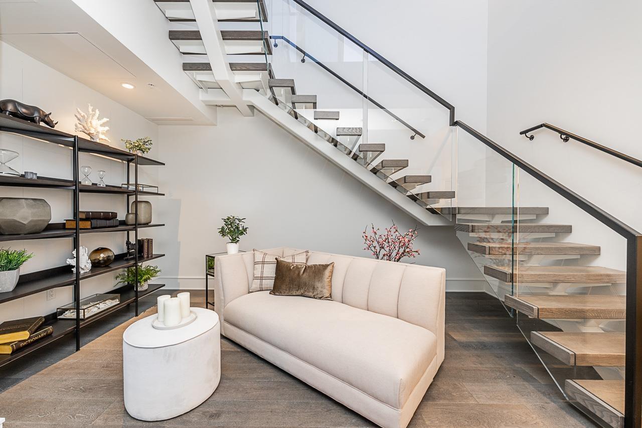 PH 2 1501 FOSTER STREET, White Rock