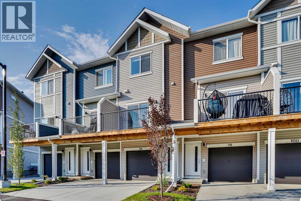 Single Family House for Sale in  Tuscany Summit Square NW Tuscany Calgary 