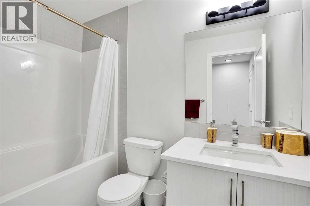 Single Family House for Sale in  Tuscany Summit Square NW Tuscany Calgary 