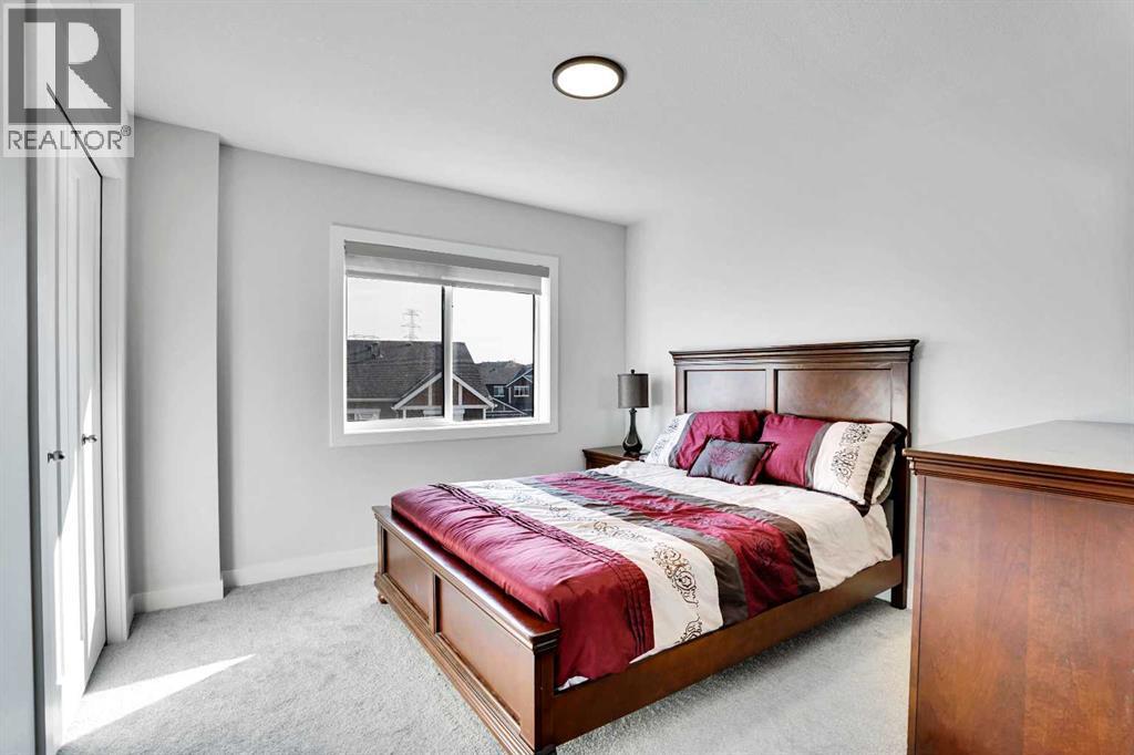 Single Family House for Sale in  Tuscany Summit Square NW Tuscany Calgary 