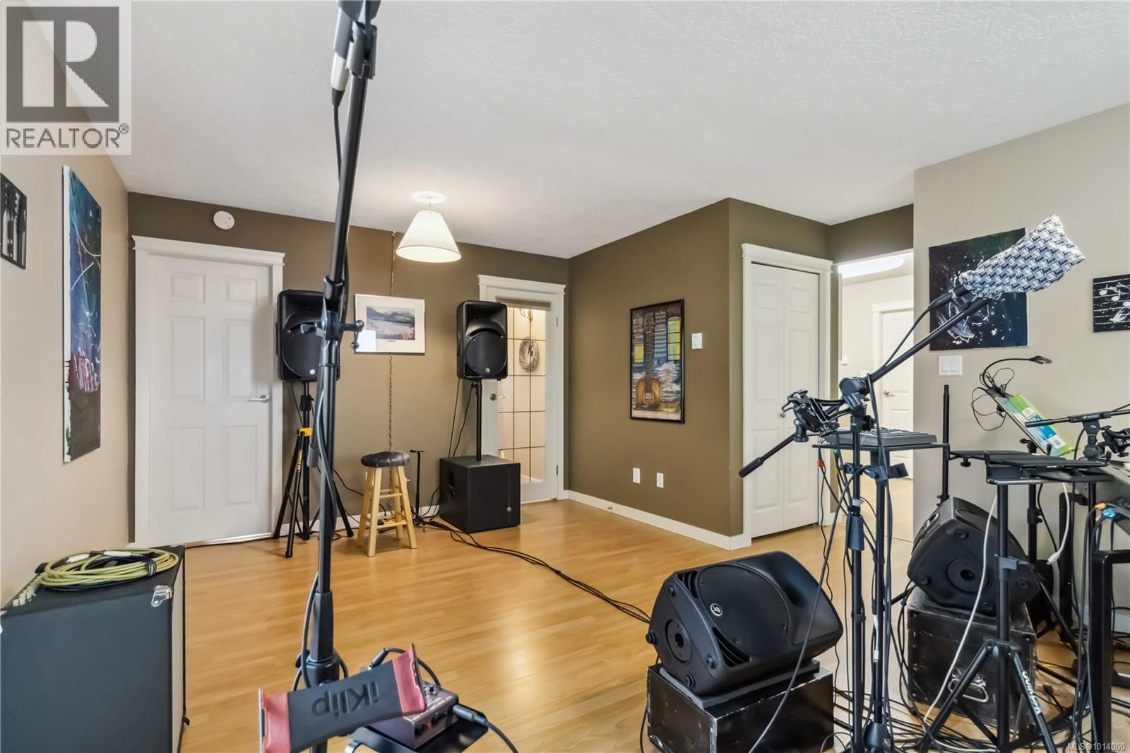  2914 Palsson Place, Langford