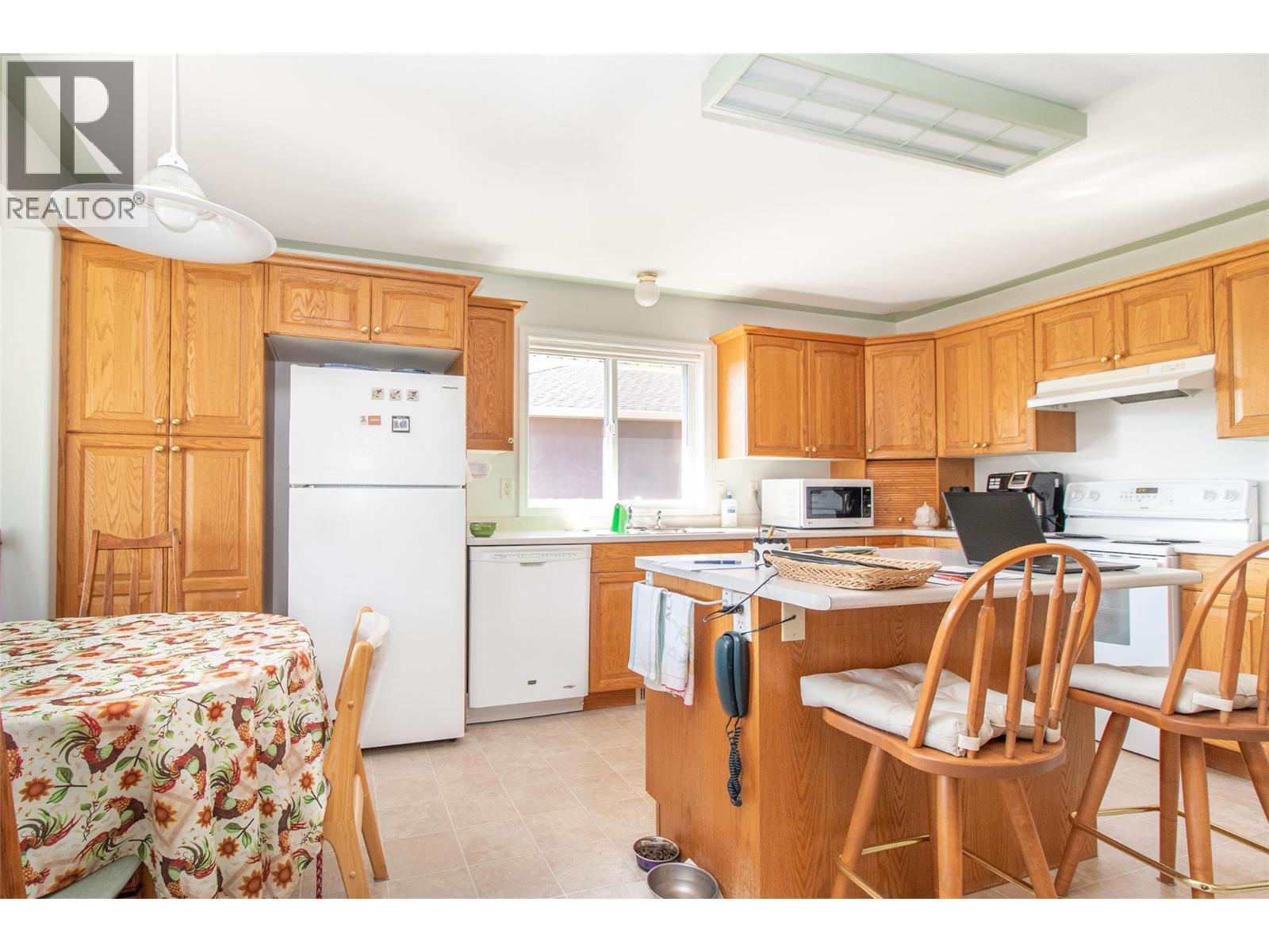  1581 Large Avenue, Kelowna