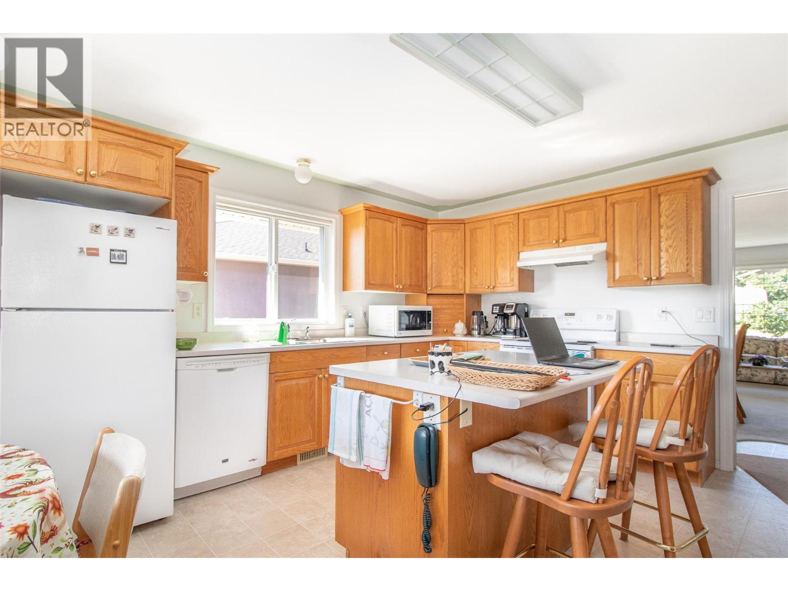  1581 Large Avenue, Kelowna