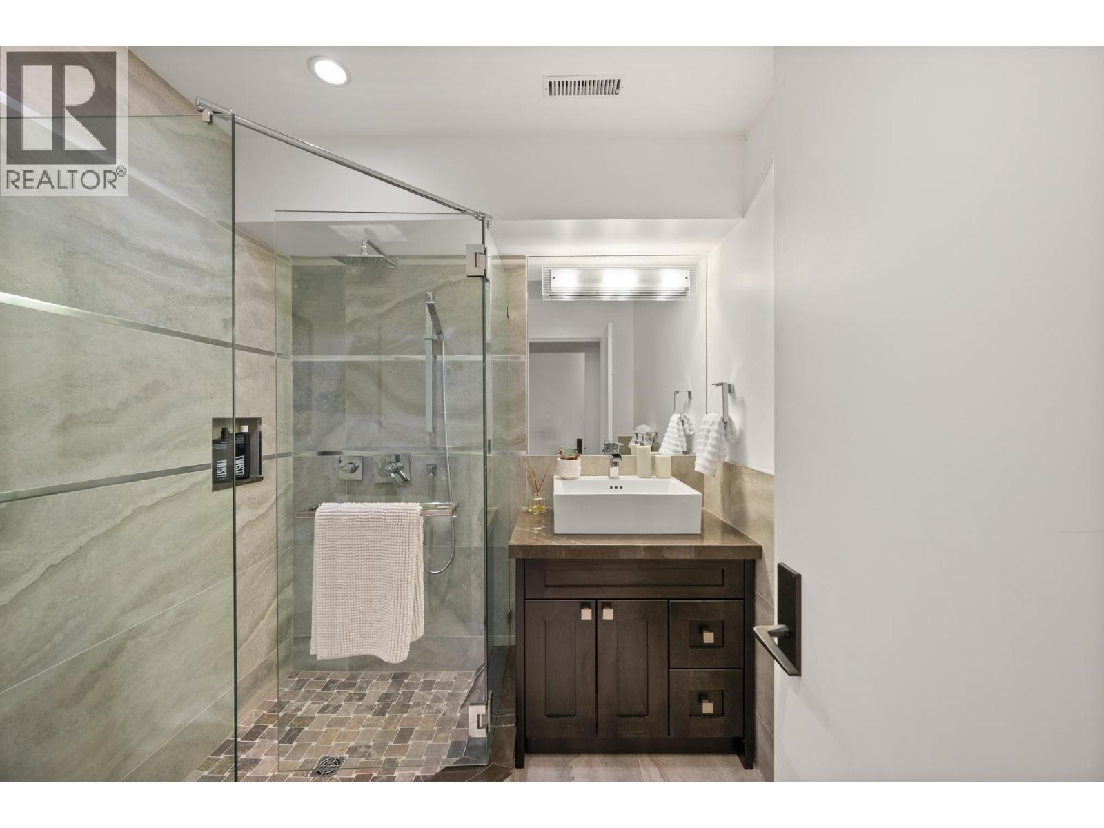 4005 VINE STREET, Vancouver