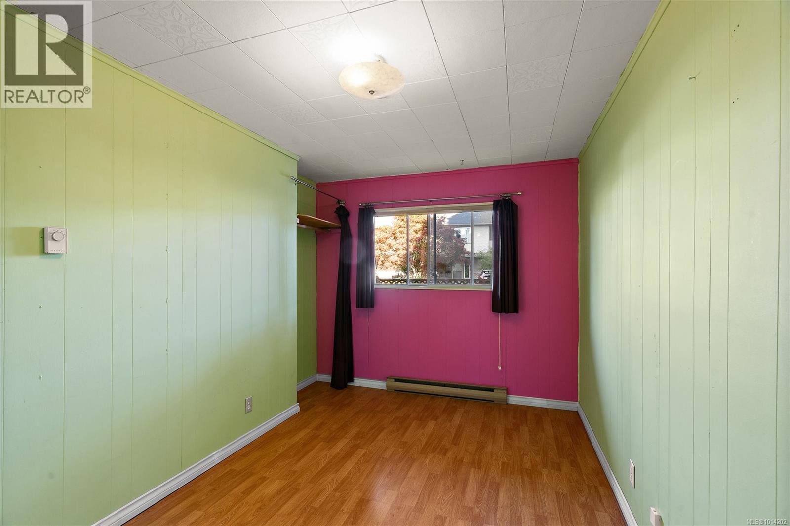 27 4051 Shelbourne St, Saanich