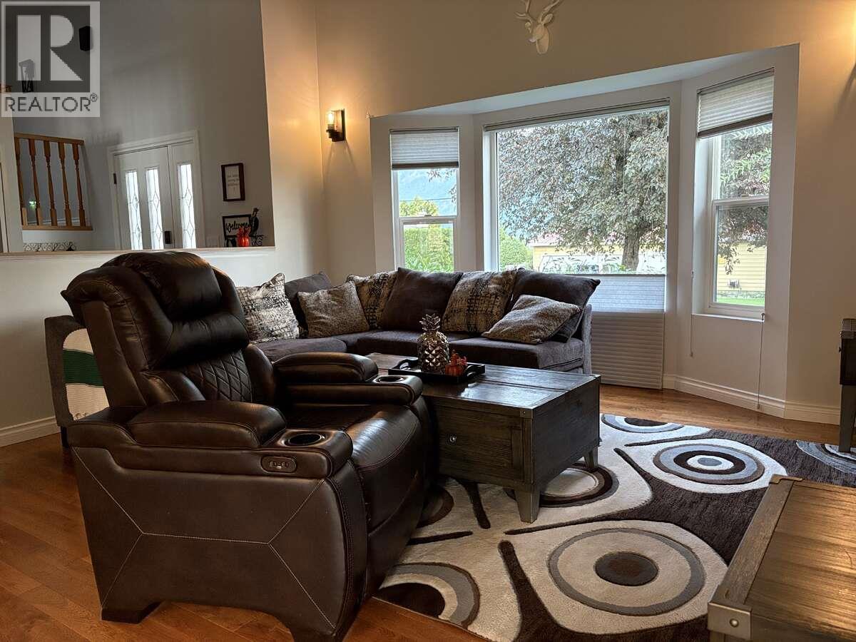 2628 6TH Avenue, Castlegar