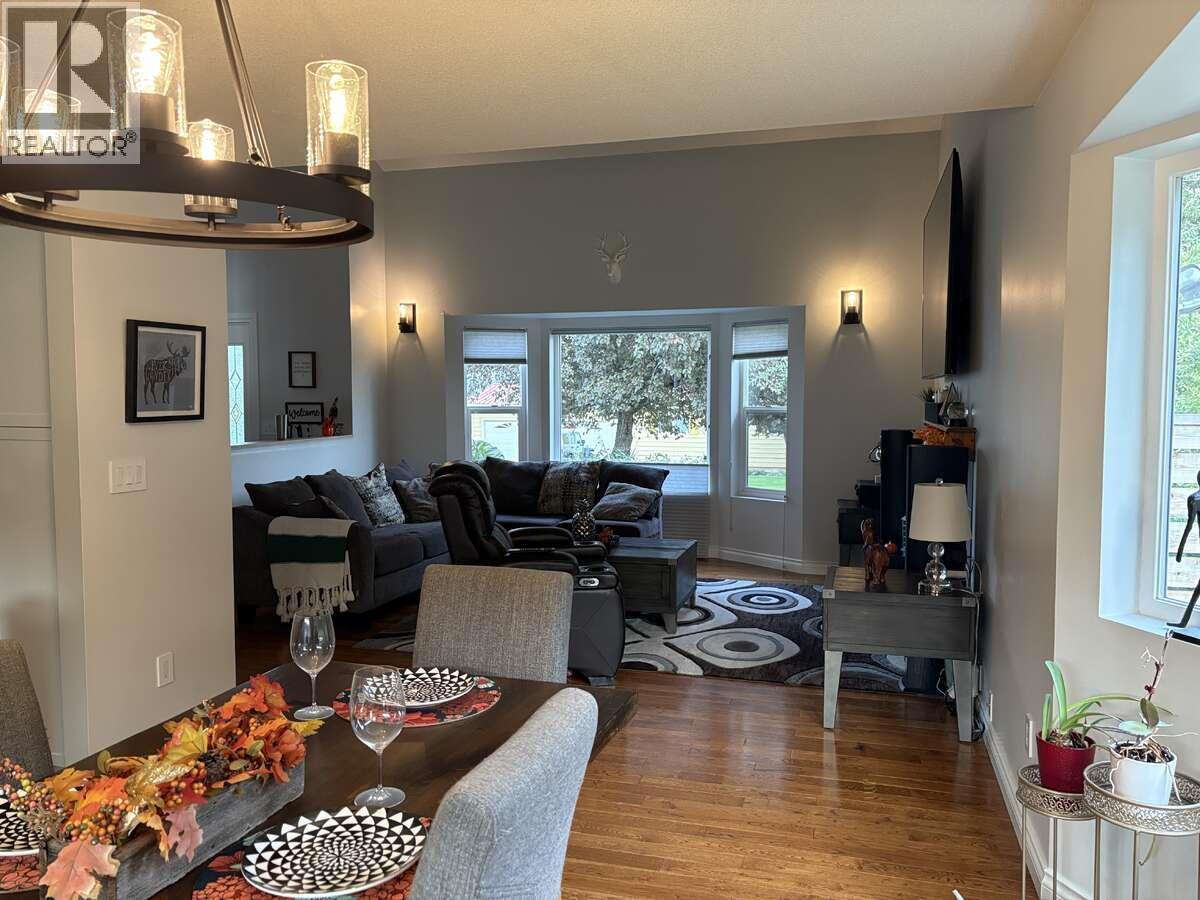 2628 6TH Avenue, Castlegar