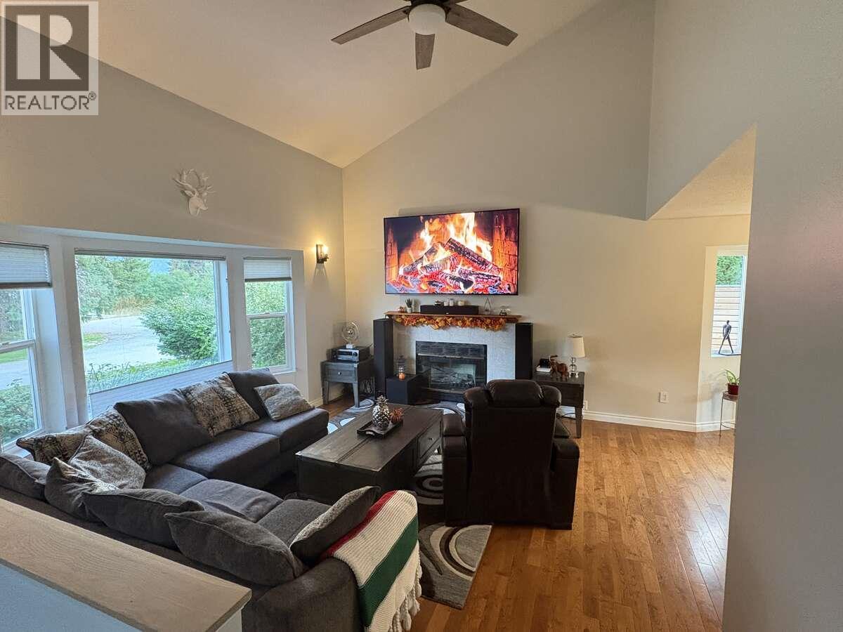 2628 6TH Avenue, Castlegar