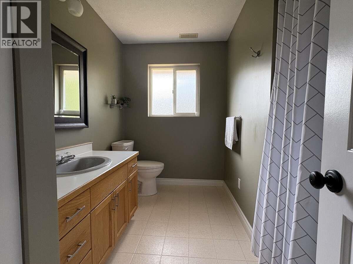 2628 6TH Avenue, Castlegar