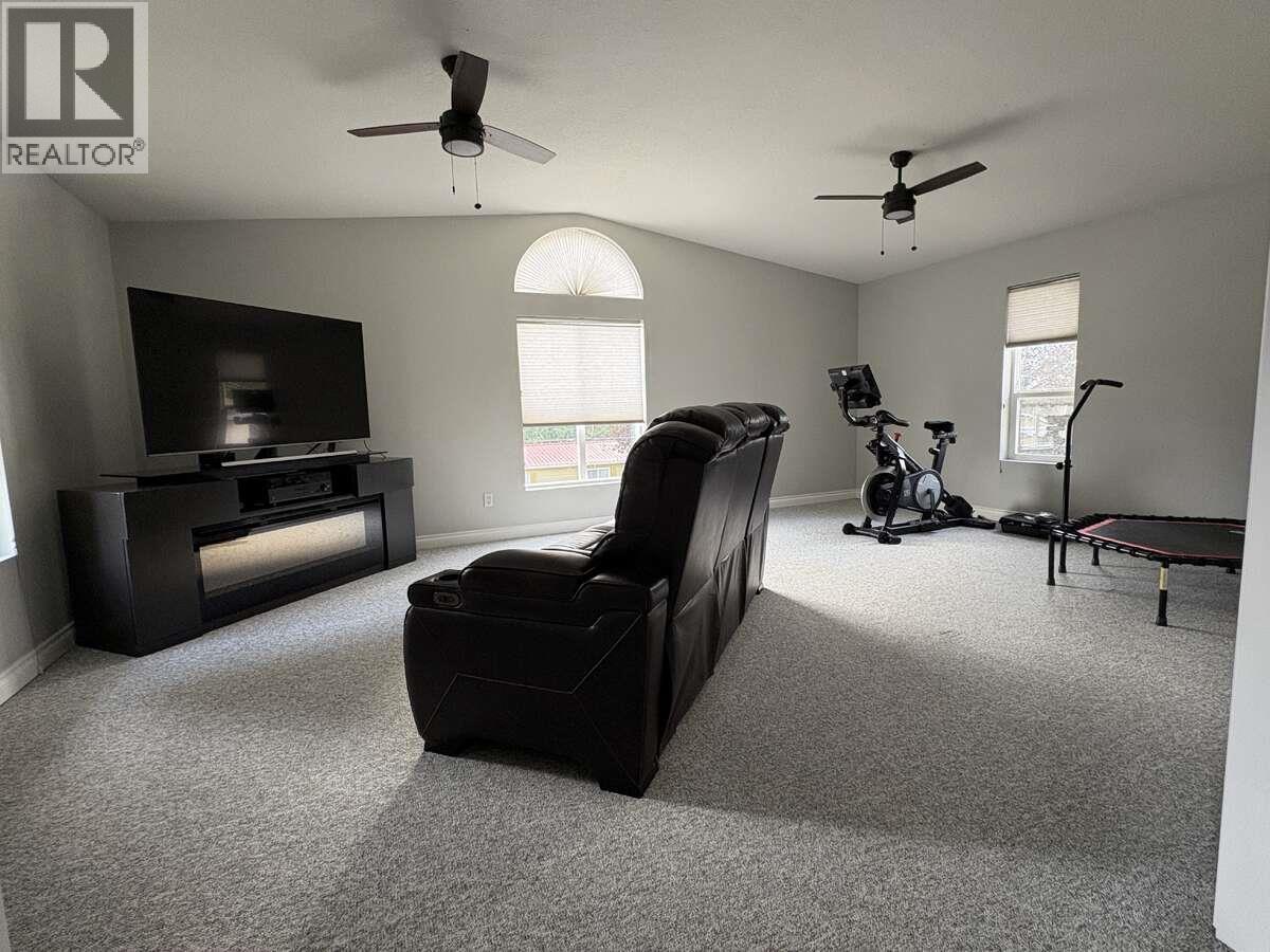 2628 6TH Avenue, Castlegar