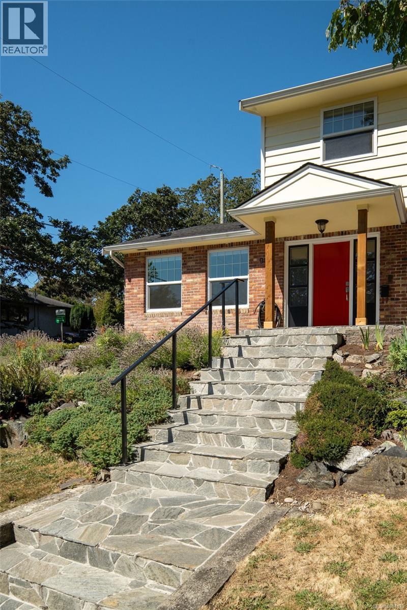  900 Richmond Avenue, Victoria