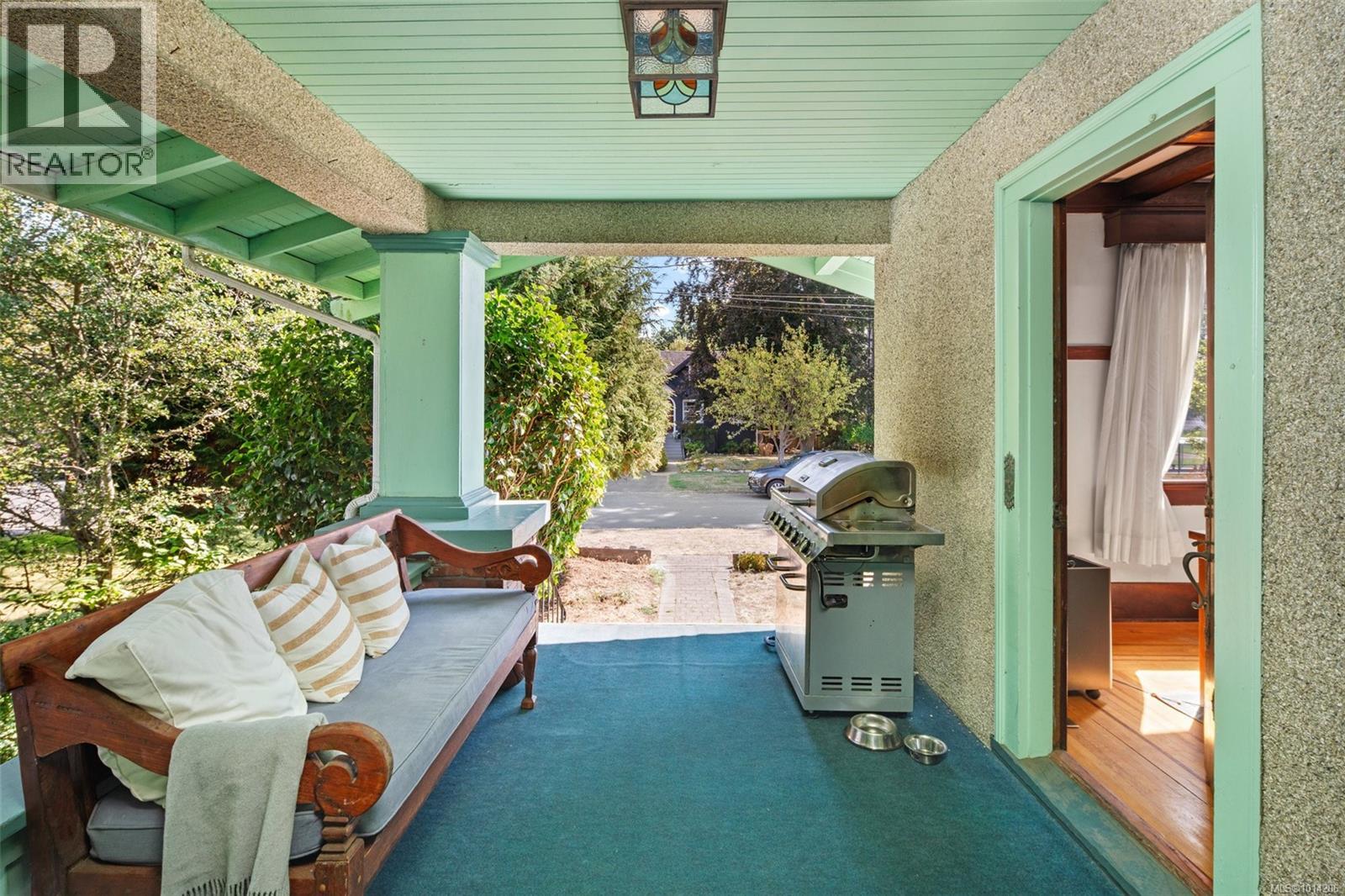 1746 Lulie St, Oak Bay
