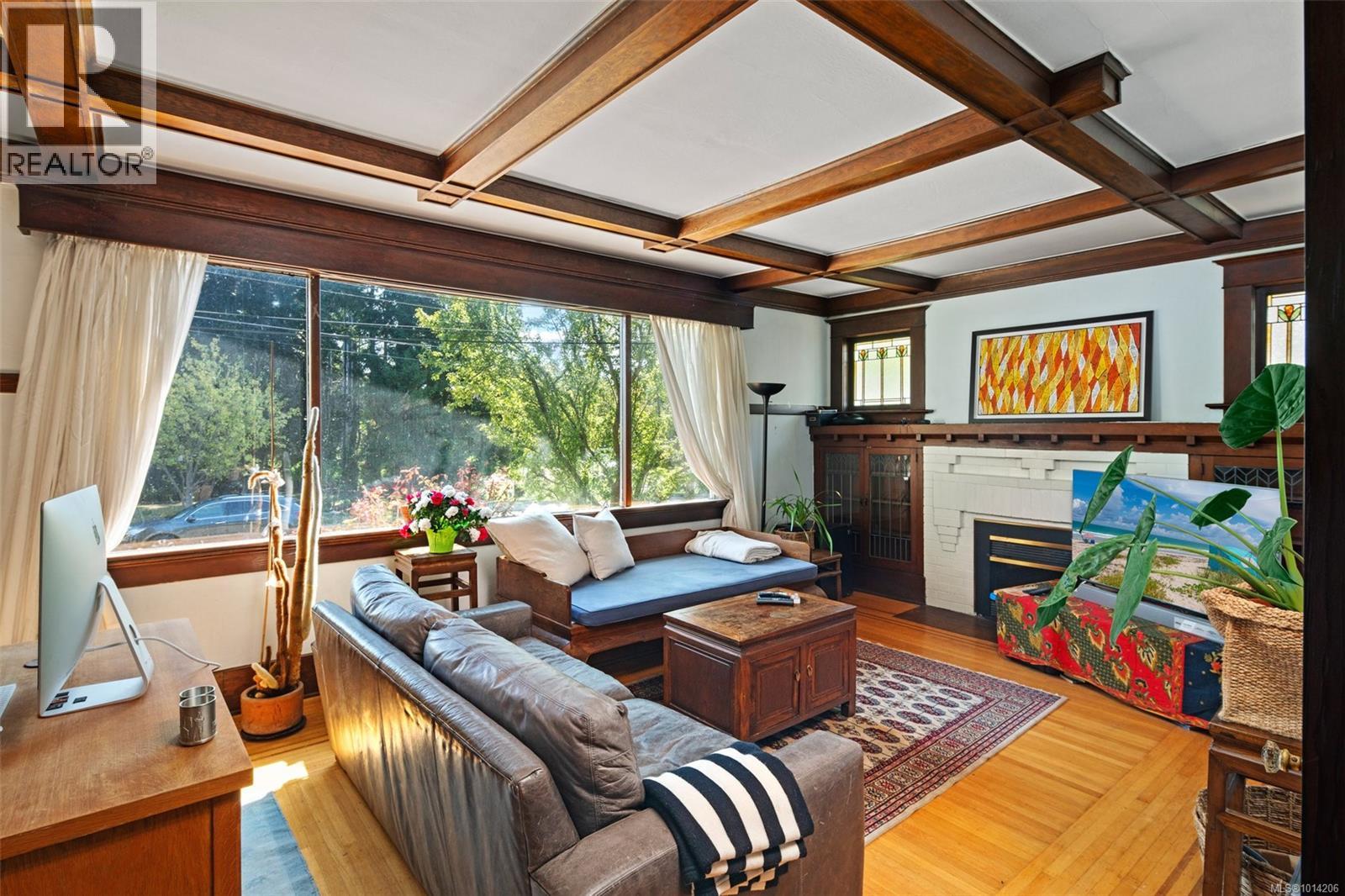 1746 Lulie St, Oak Bay