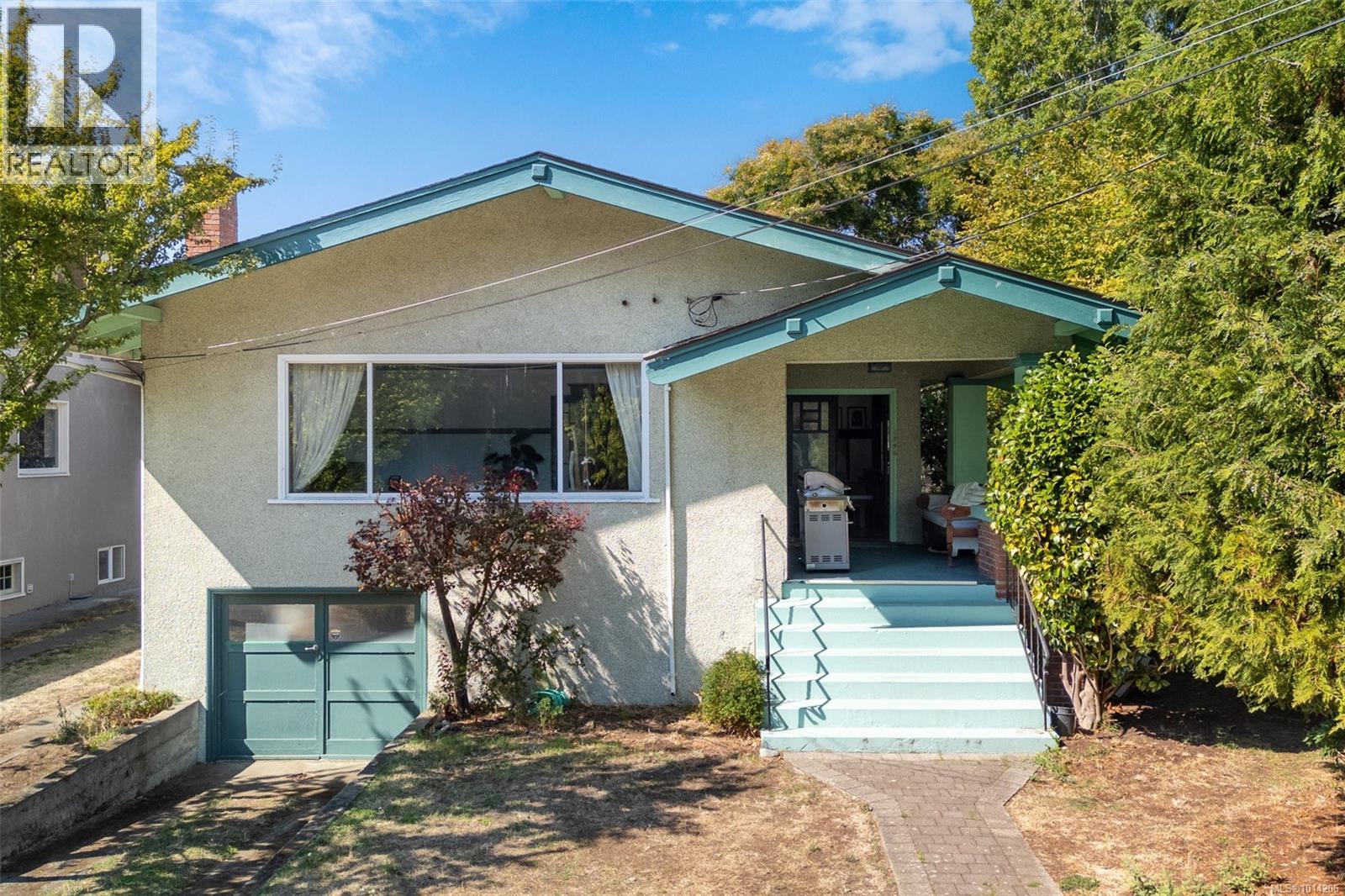 1746 Lulie St, Oak Bay