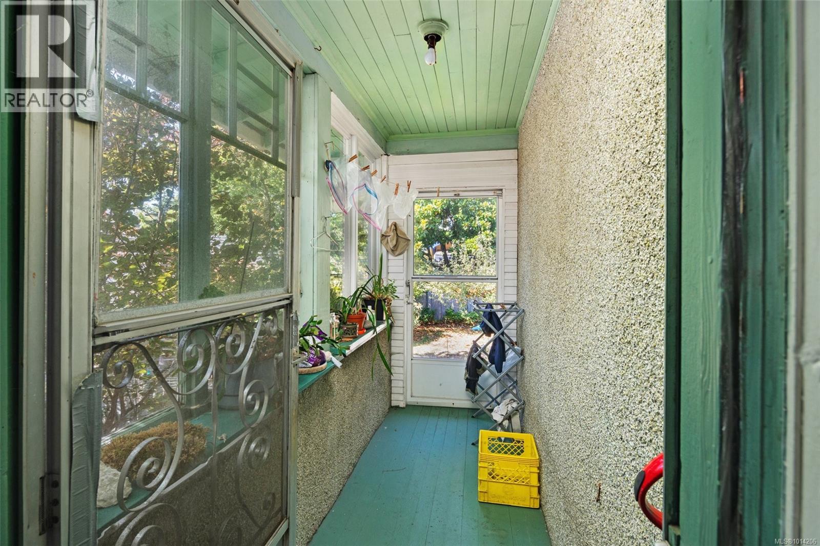 1746 Lulie St, Oak Bay