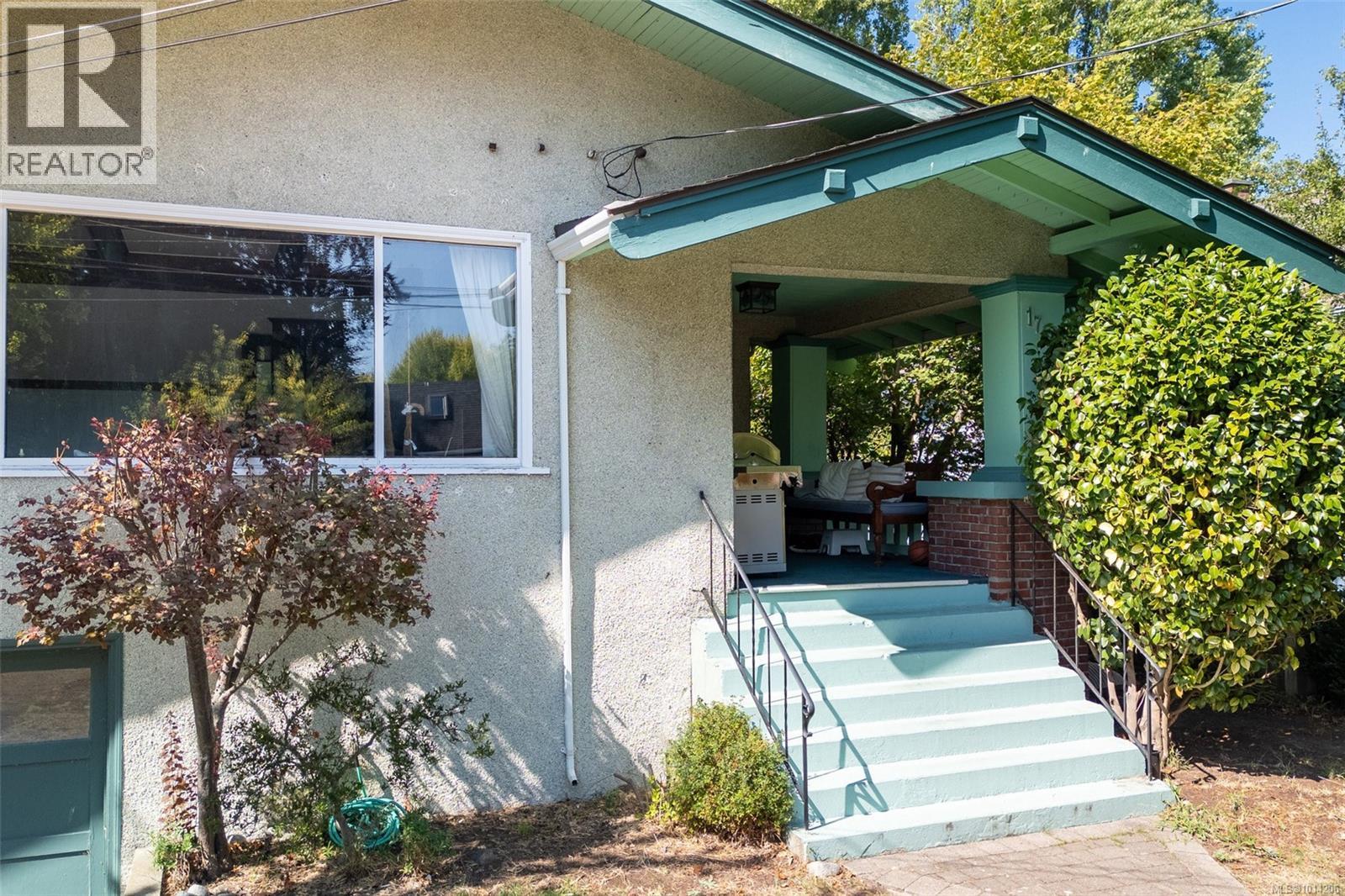 1746 Lulie St, Oak Bay