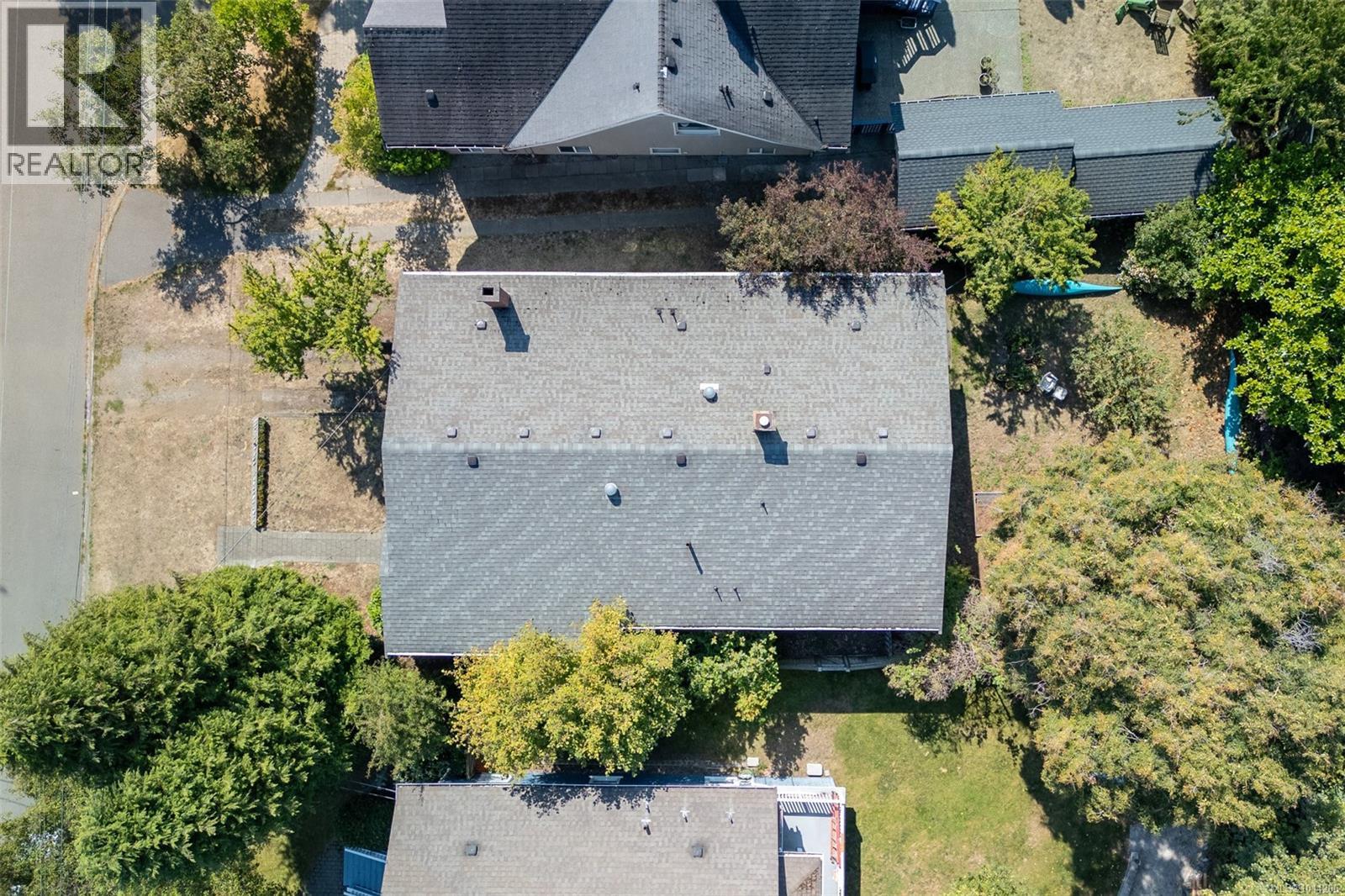 1746 Lulie St, Oak Bay