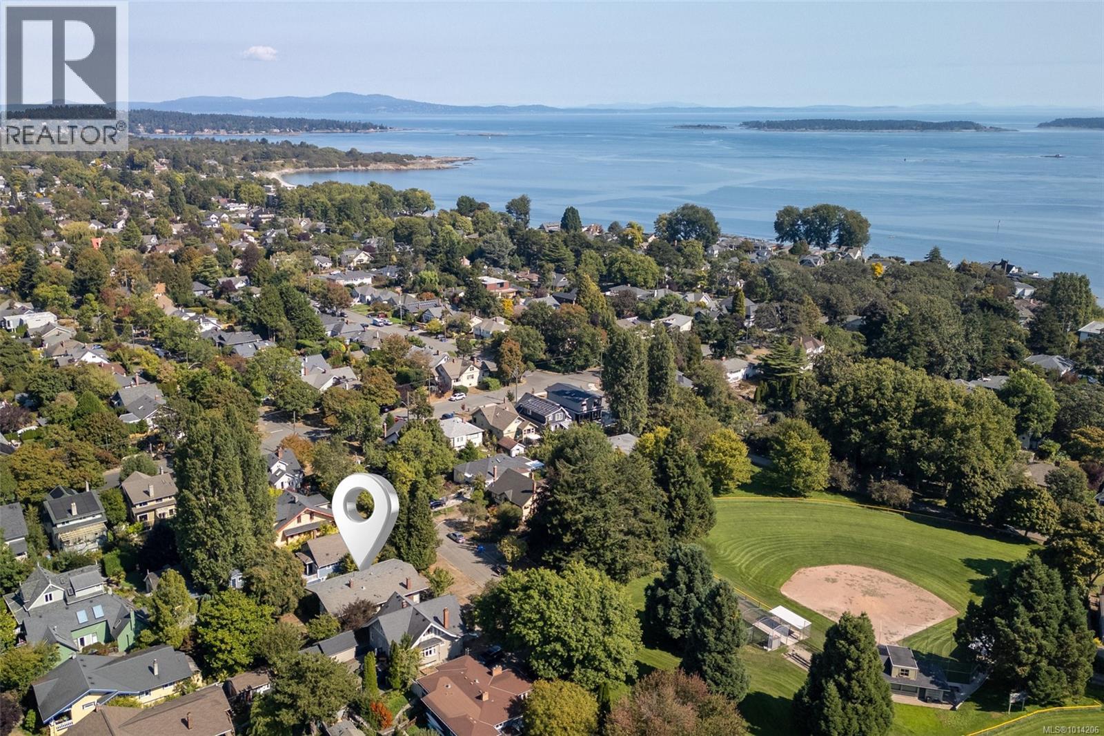 1746 Lulie St, Oak Bay