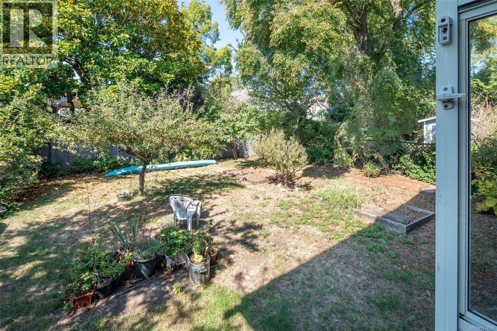 1746 Lulie St, Oak Bay