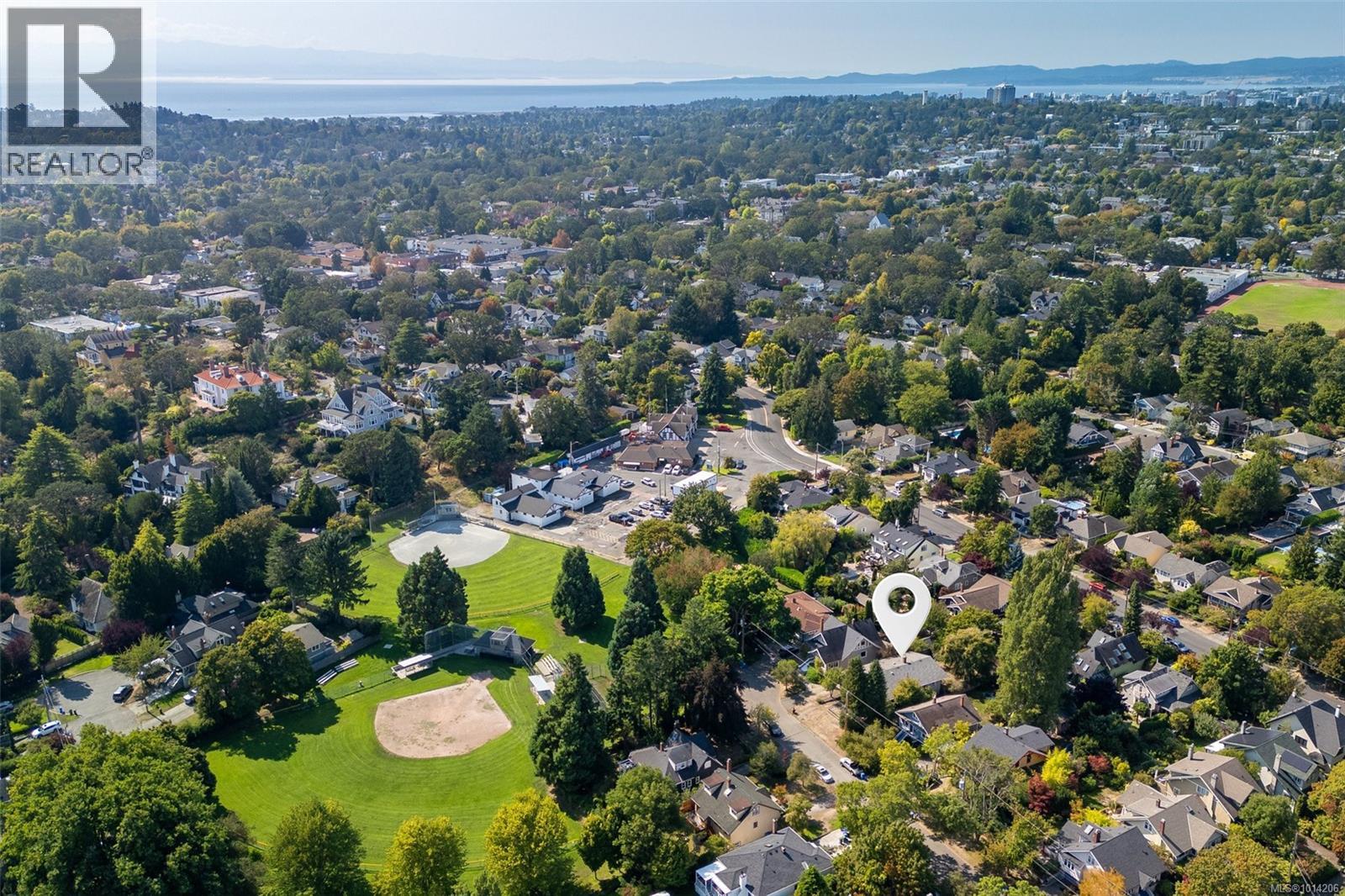1746 Lulie St, Oak Bay