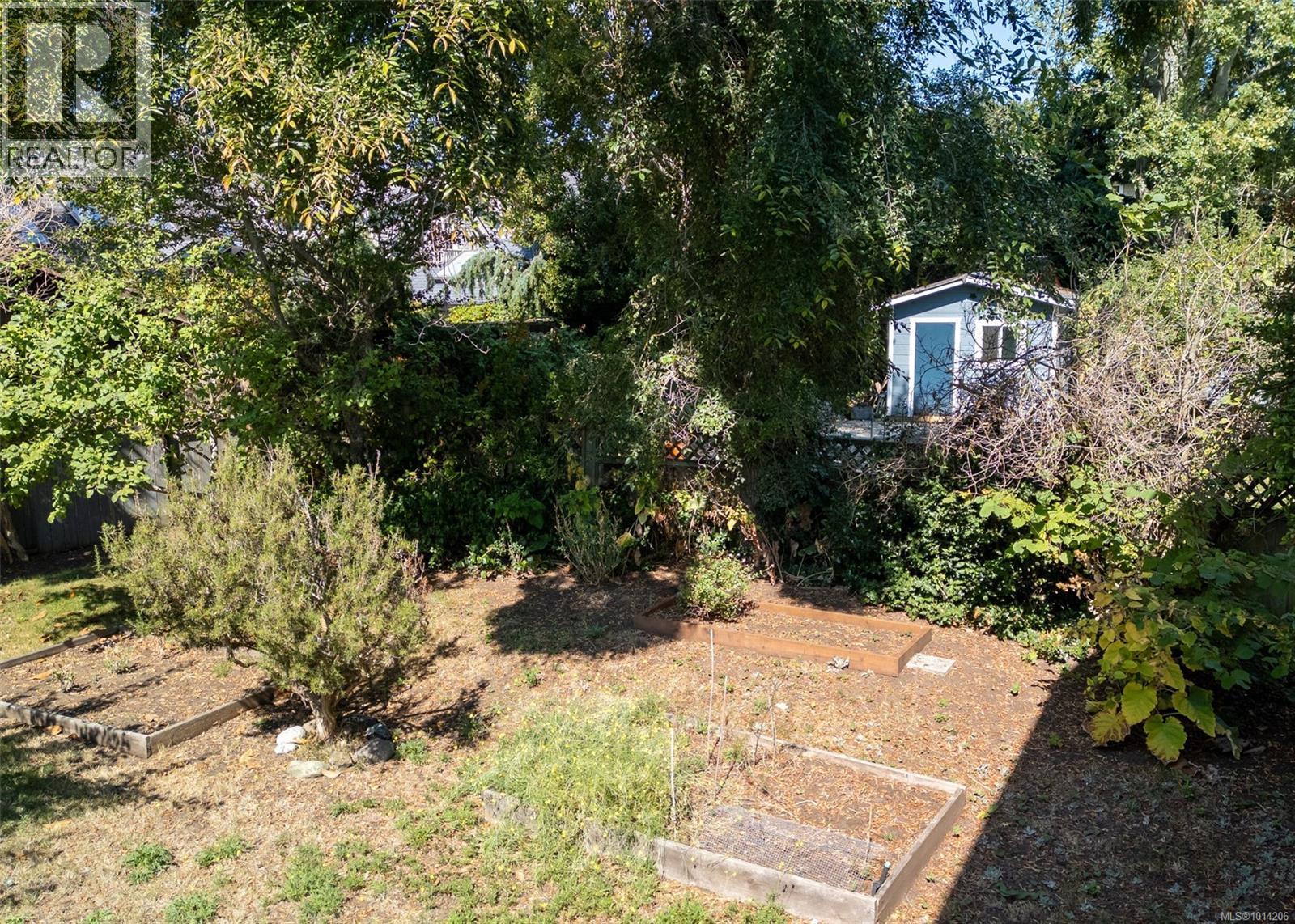 1746 Lulie St, Oak Bay