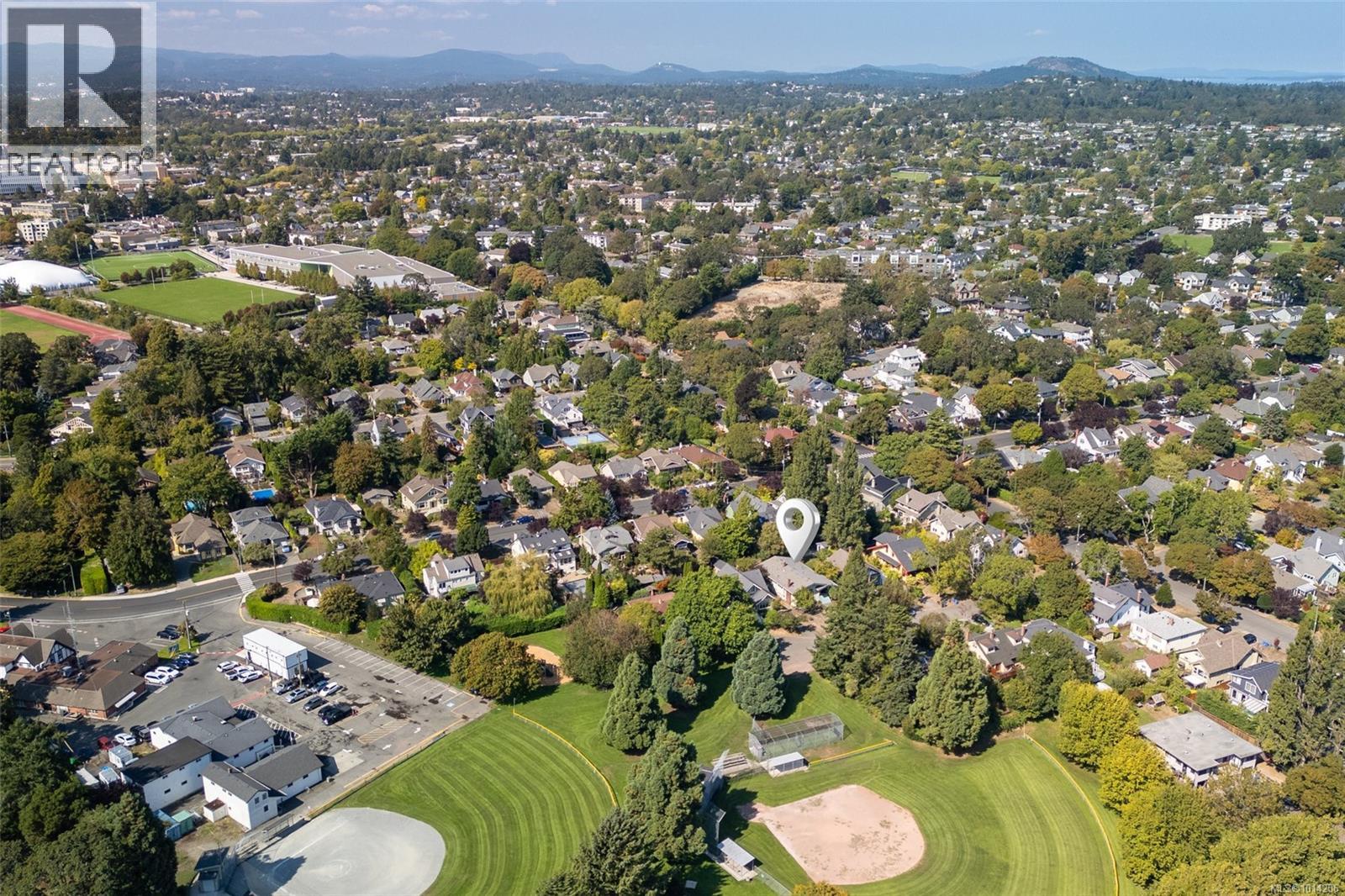 1746 Lulie St, Oak Bay