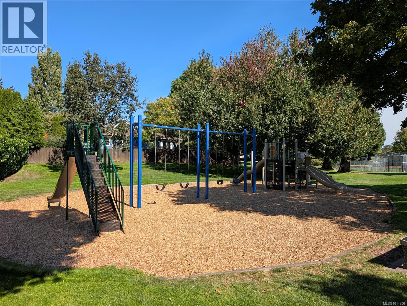 1746 Lulie St, Oak Bay