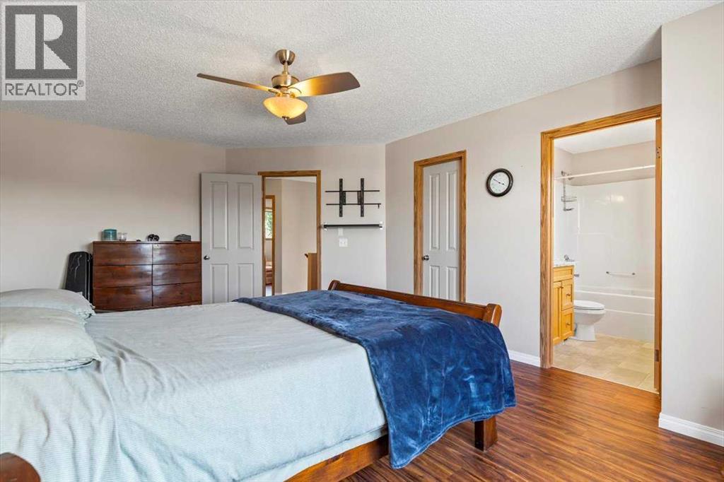 Single Family House for Sale in  Tuscany Ridge Heights NW Tuscany Calgary 
