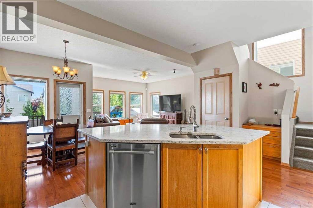 Single Family House for Sale in  Tuscany Ridge Heights NW Tuscany Calgary 