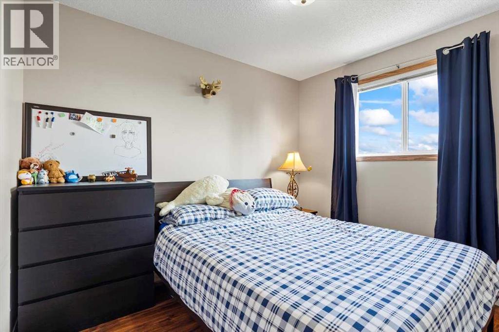 Single Family House for Sale in  Tuscany Ridge Heights NW Tuscany Calgary 