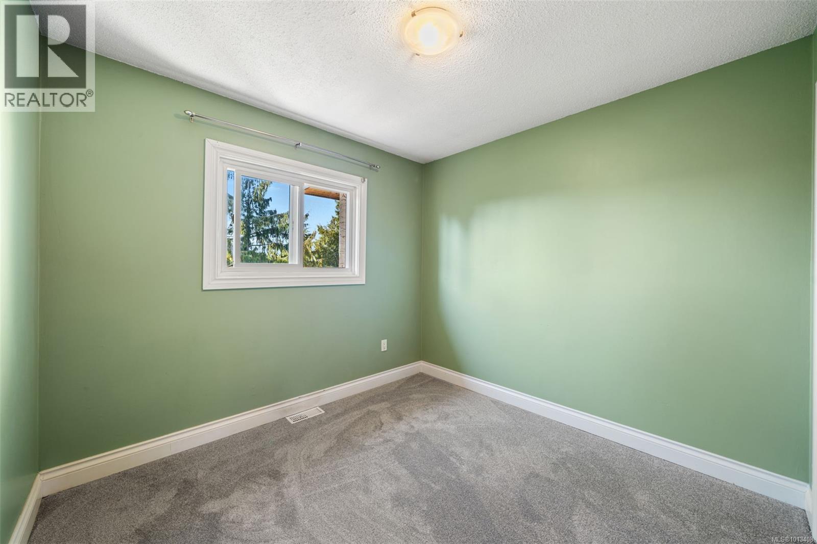 1 1164 Palmer Rd, Saanich